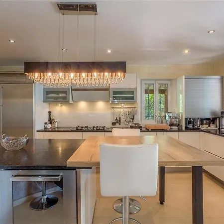 Villa Blue Luxurious Saint-Tropez
